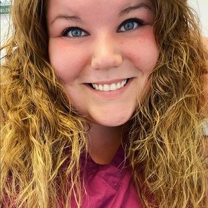 Meet your Posher, Caitlyn